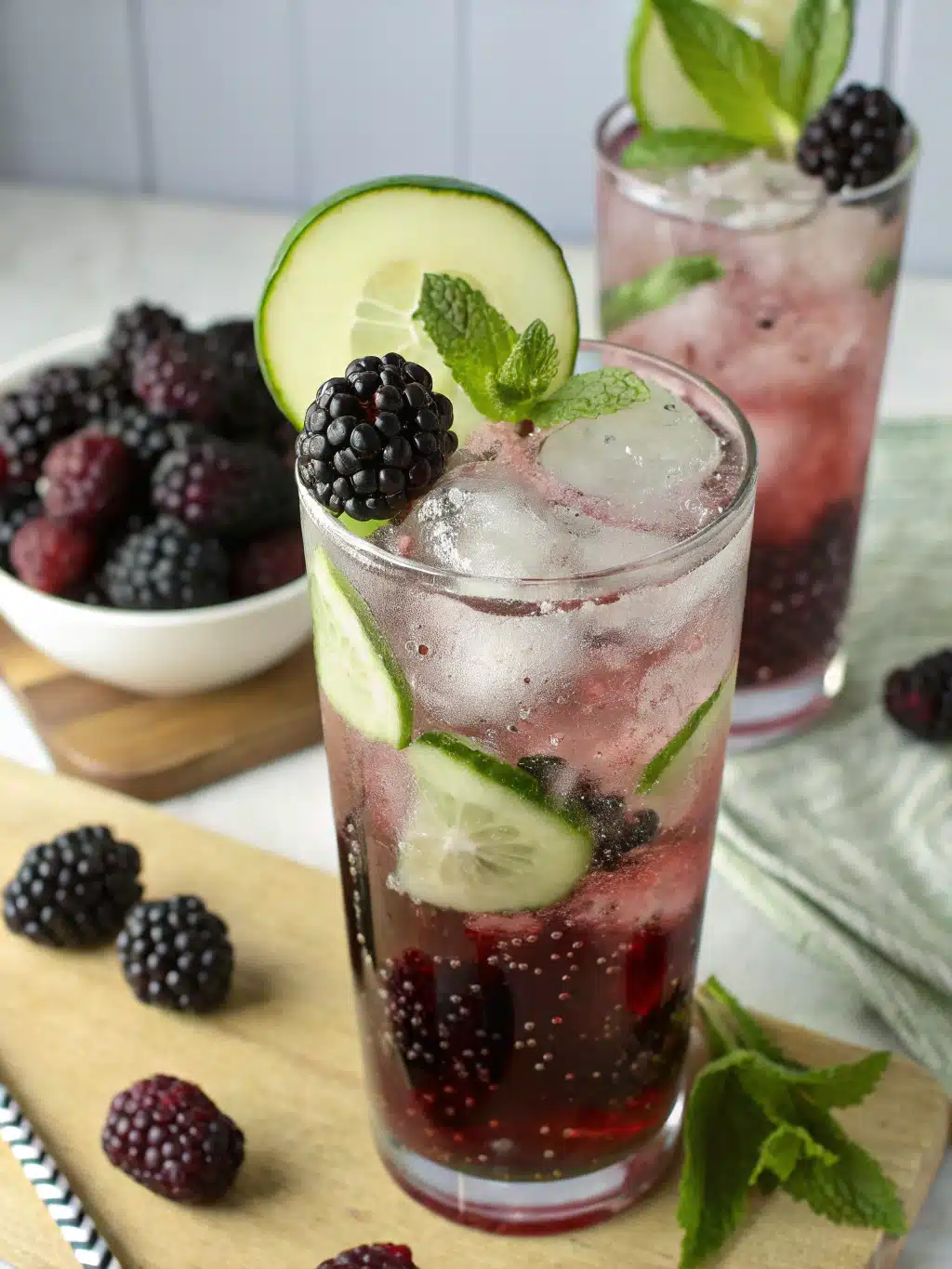 blackberry cucumber skinny mojito
