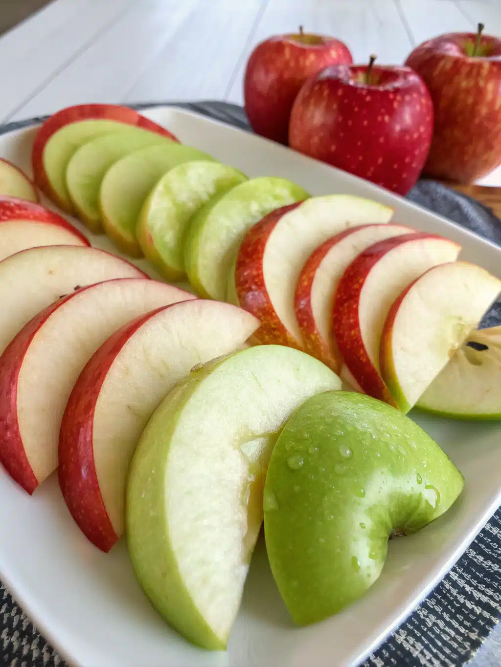 Healthy apple snacks bring sweet crunch and cozy flavor to your day—a quick, guilt-free treat that's perfect for kids and adults alike.