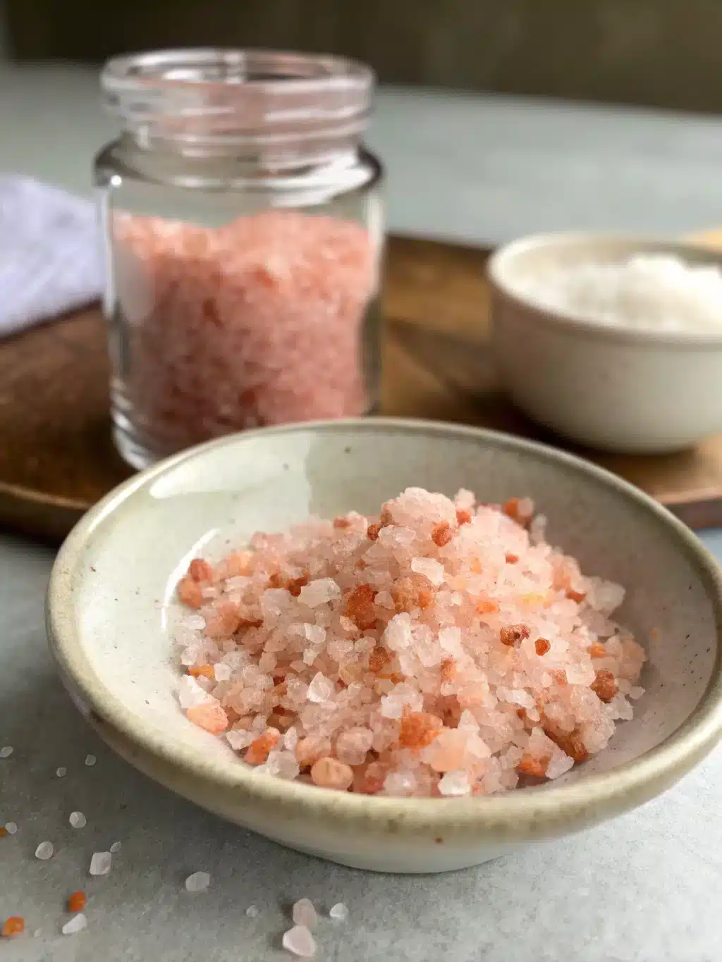Make aromatic mounjaro pink salt with Himalayan pink salt, rose petals, and lavender. Perfect for finishing desserts or cocktails with a floral touch.