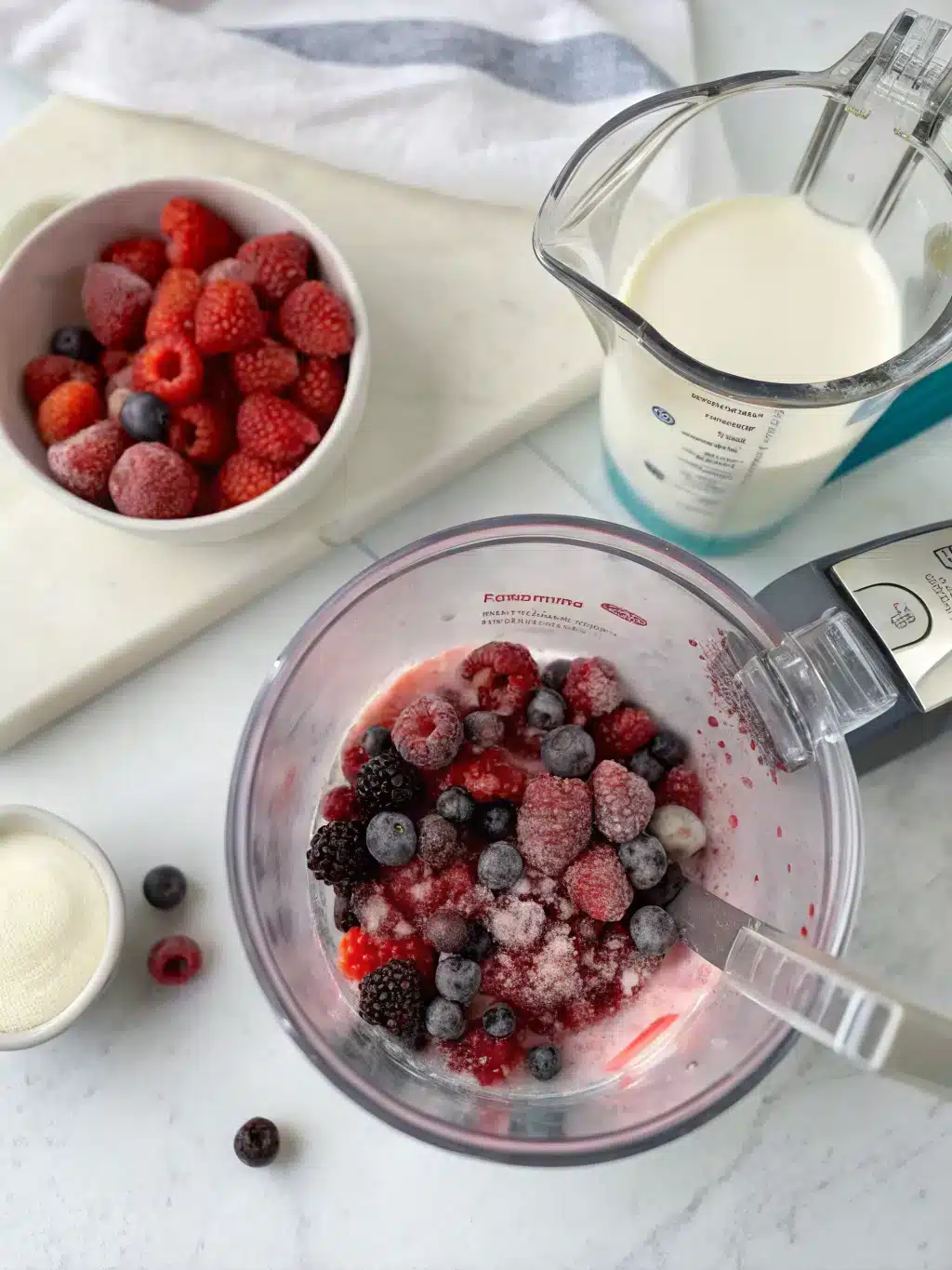 Blending Japanese Ozempic Drink Recipe ingredients in a blender